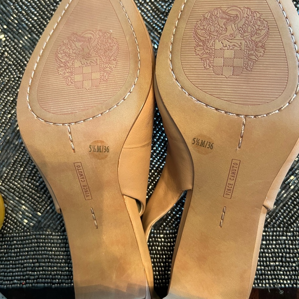 Vince Camuto Hamden Pointed Toe Sling Back Heel. - image 4